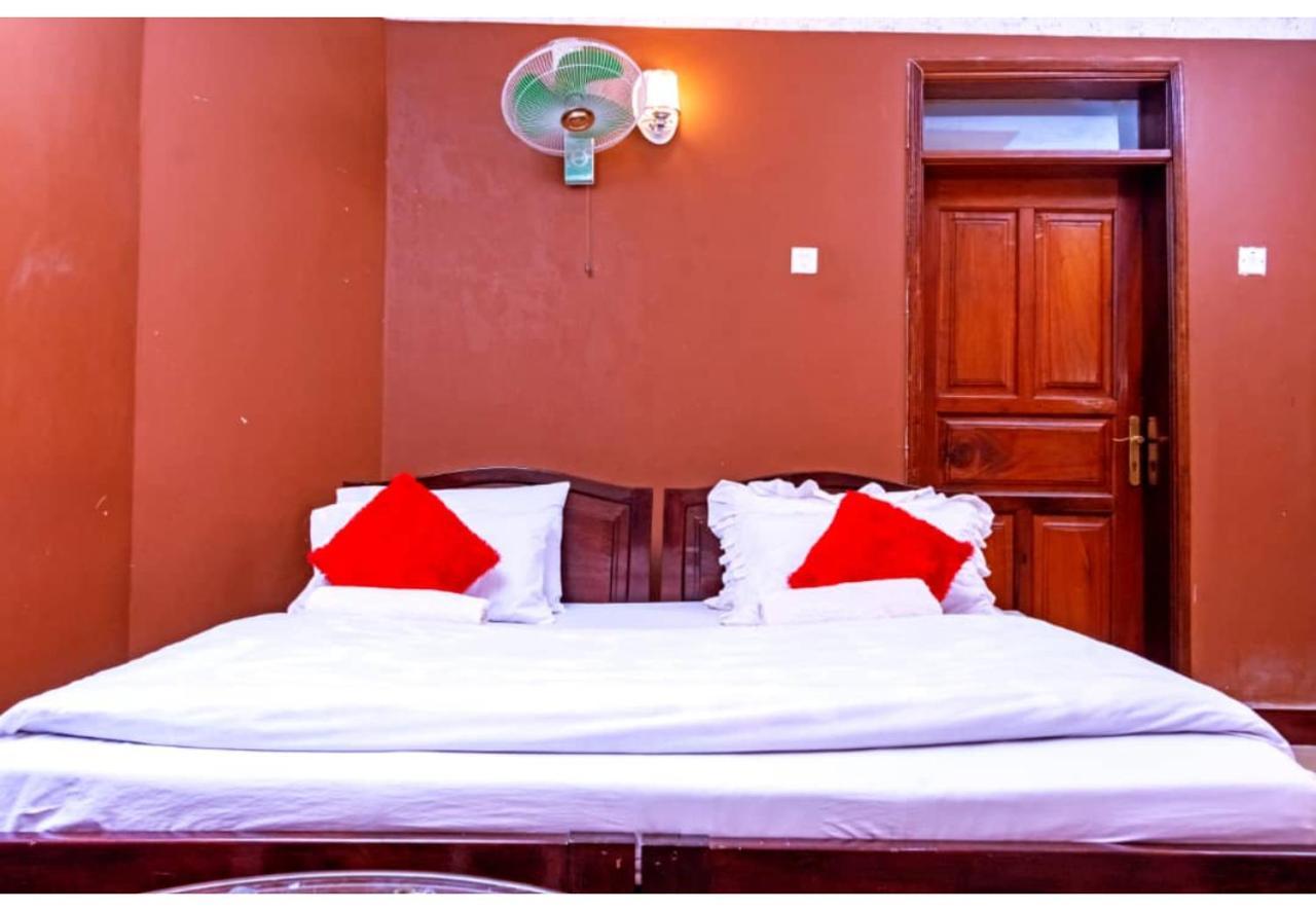 Royal Lake View Gardens Kampala Exterior foto