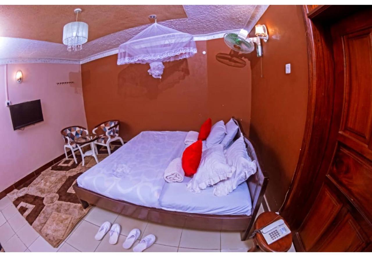 Royal Lake View Gardens Kampala Exterior foto