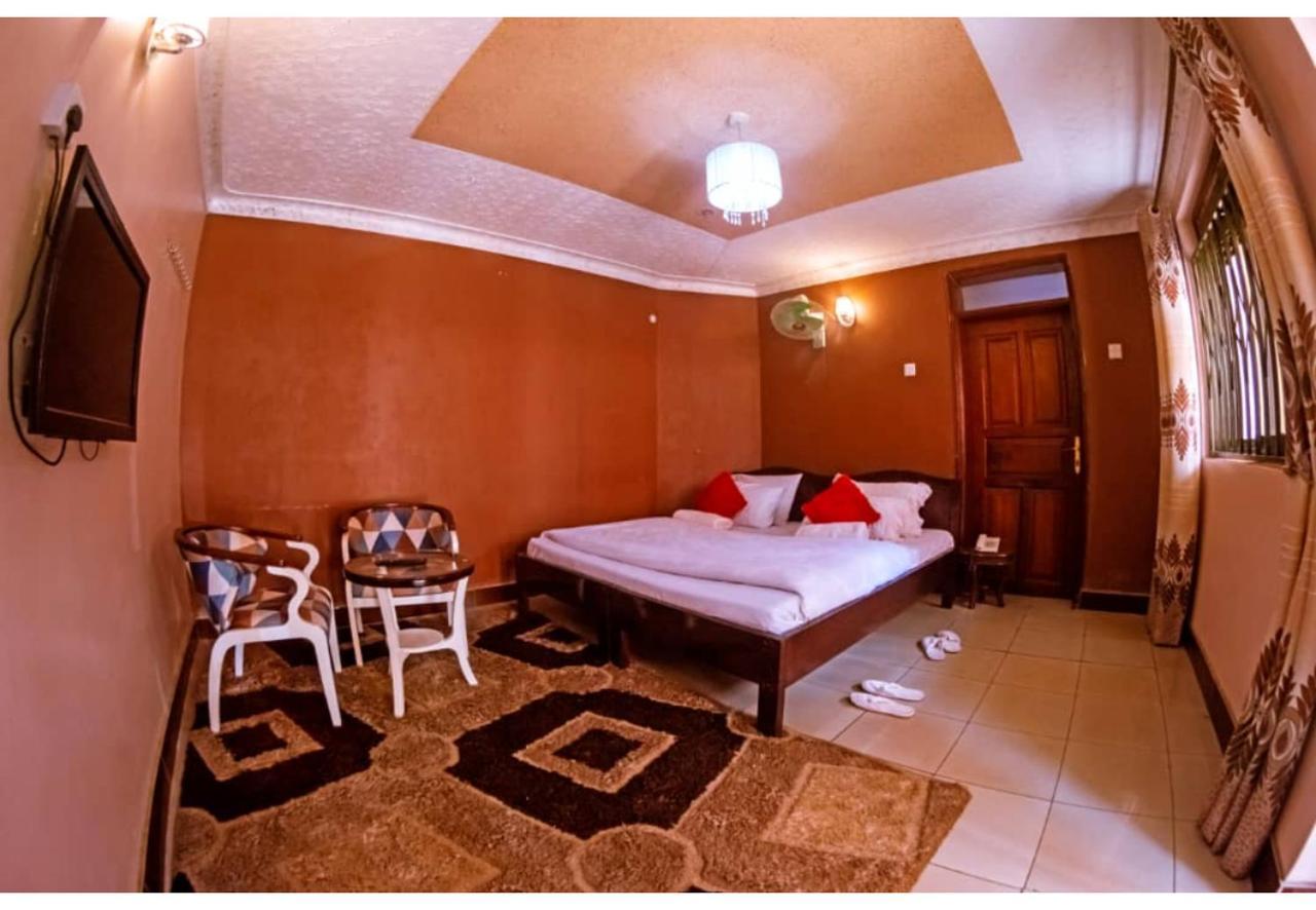 Royal Lake View Gardens Kampala Exterior foto